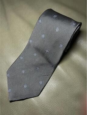 Brooks Brothers 346 Men’s 100% Silk Tie Necktie Silver Check W/ Blue Floral BB5